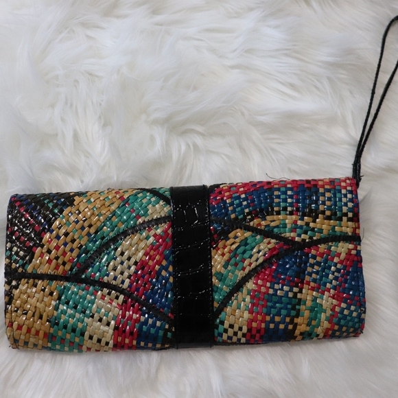 Handmade Straw Clutch - Picture 3 of 3